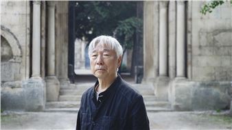 Lee Ufan in the Rijksmuseum gardens - Rijksmuseum Amsterdam