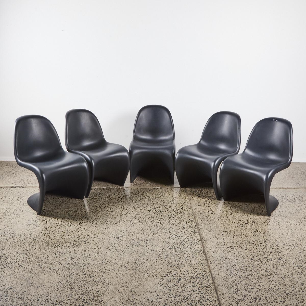 A Set of Five Vitra Chairs by Verner Panton in Black - Verner Panton