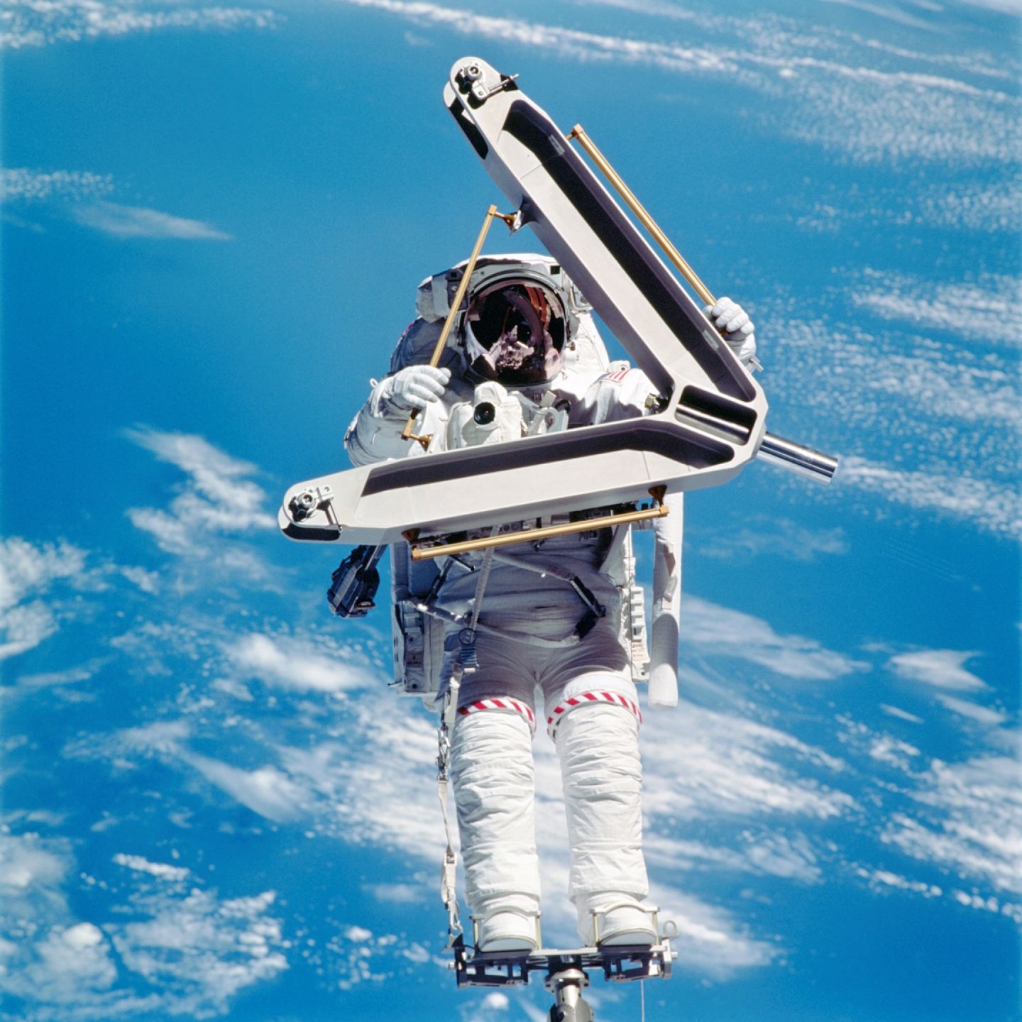 NASA | Nasa. LARGE FORMAT. Spacewalker Lee M.E. Morin assembles new ...