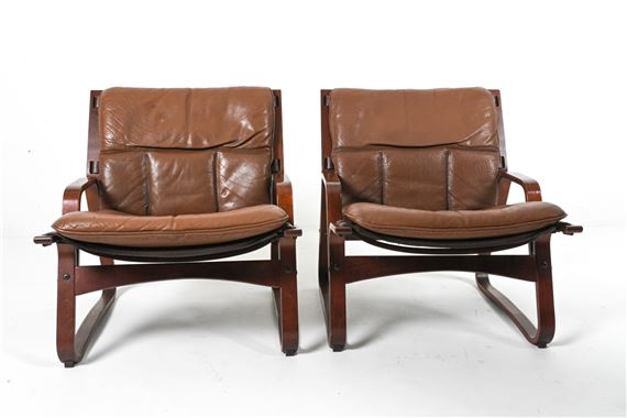 Giske Carlsen | 2) GISKE CARLSEN FOR KLEPPE LEATHER LOUNGE CHAIRS