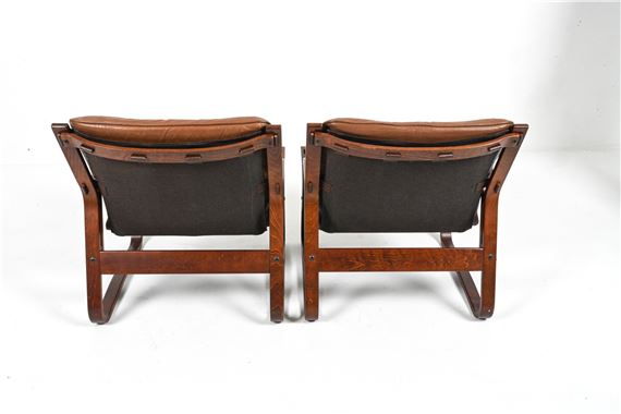 Giske Carlsen | 2) GISKE CARLSEN FOR KLEPPE LEATHER LOUNGE CHAIRS