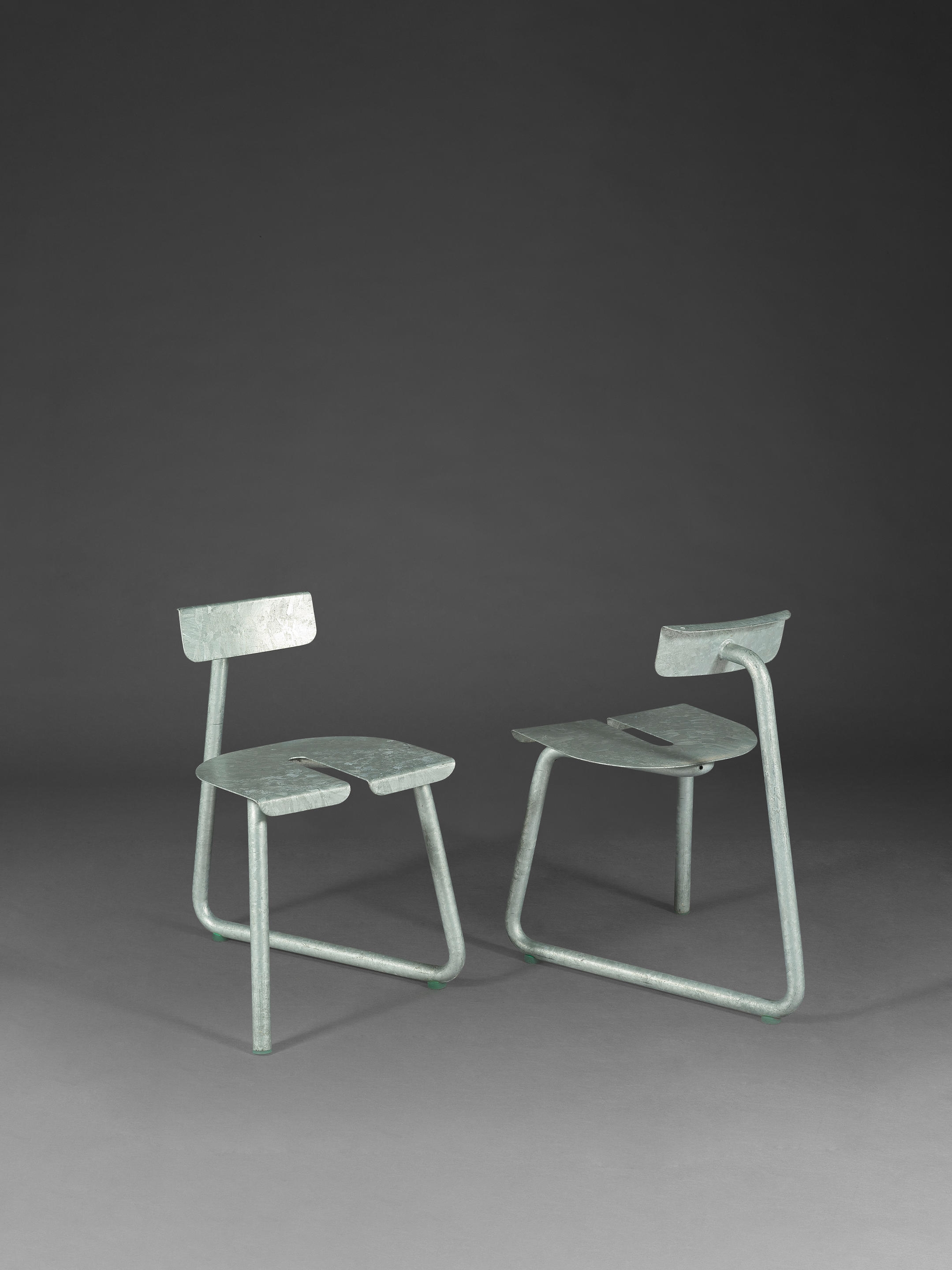 Thomas Serruys | Suite de chaises SPC (2022) | MutualArt