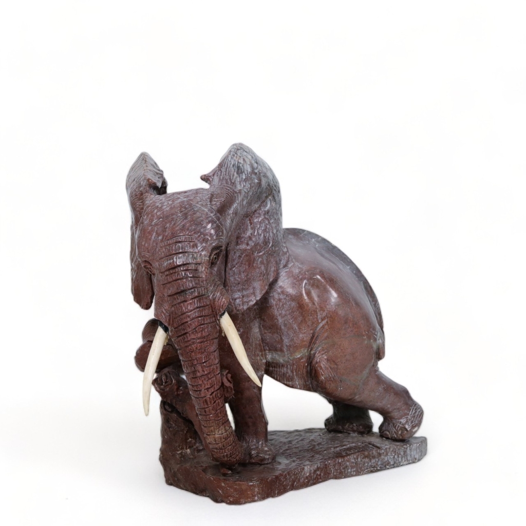 Artwork by Charles Muropa, CHARLES MUROPA, ELEFANTE EM PEDRA, Made of Escultura em pedra