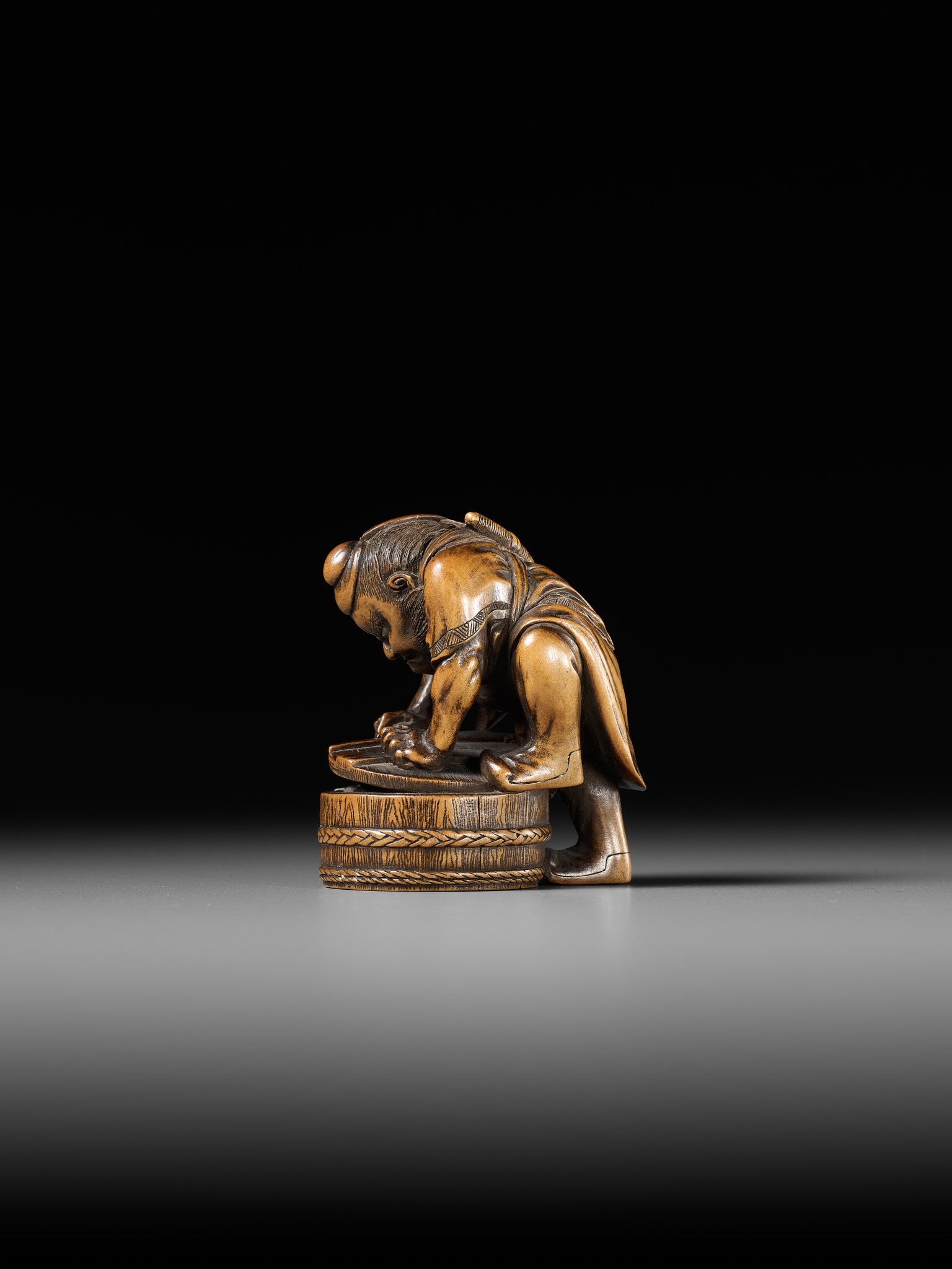 Artwork by Hokyudo Itsumin, HOKYUDO ITSUMIN: A FINE NETSUKE-OKIMONO OF SHOKI AND ONI, Made of translucent horn
