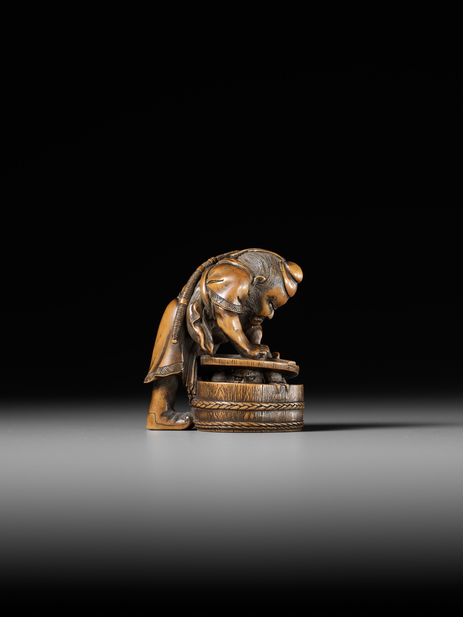 Artwork by Hokyudo Itsumin, HOKYUDO ITSUMIN: A FINE NETSUKE-OKIMONO OF SHOKI AND ONI, Made of translucent horn