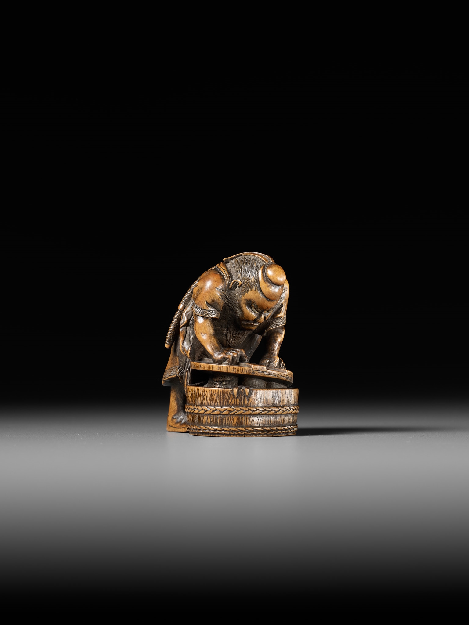 Artwork by Hokyudo Itsumin, HOKYUDO ITSUMIN: A FINE NETSUKE-OKIMONO OF SHOKI AND ONI, Made of translucent horn