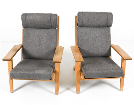 Hans J. Wegner | 2) HANS WEGNER GETAMA GE-290A OAK ARMCHAIRS