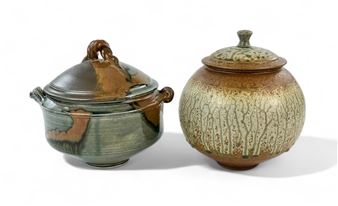 Michael Frasca: Pair of Wood Ash Glazed Stoneware Urns - Michael Frasca