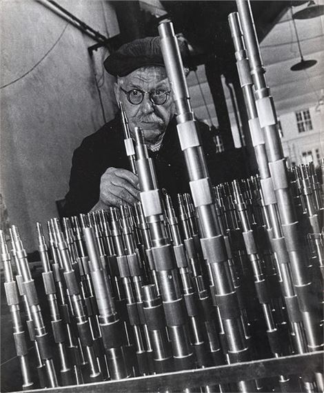 Willy Ronis | WILLY RONIS 1910-2009 (Circa 1955) | MutualArt