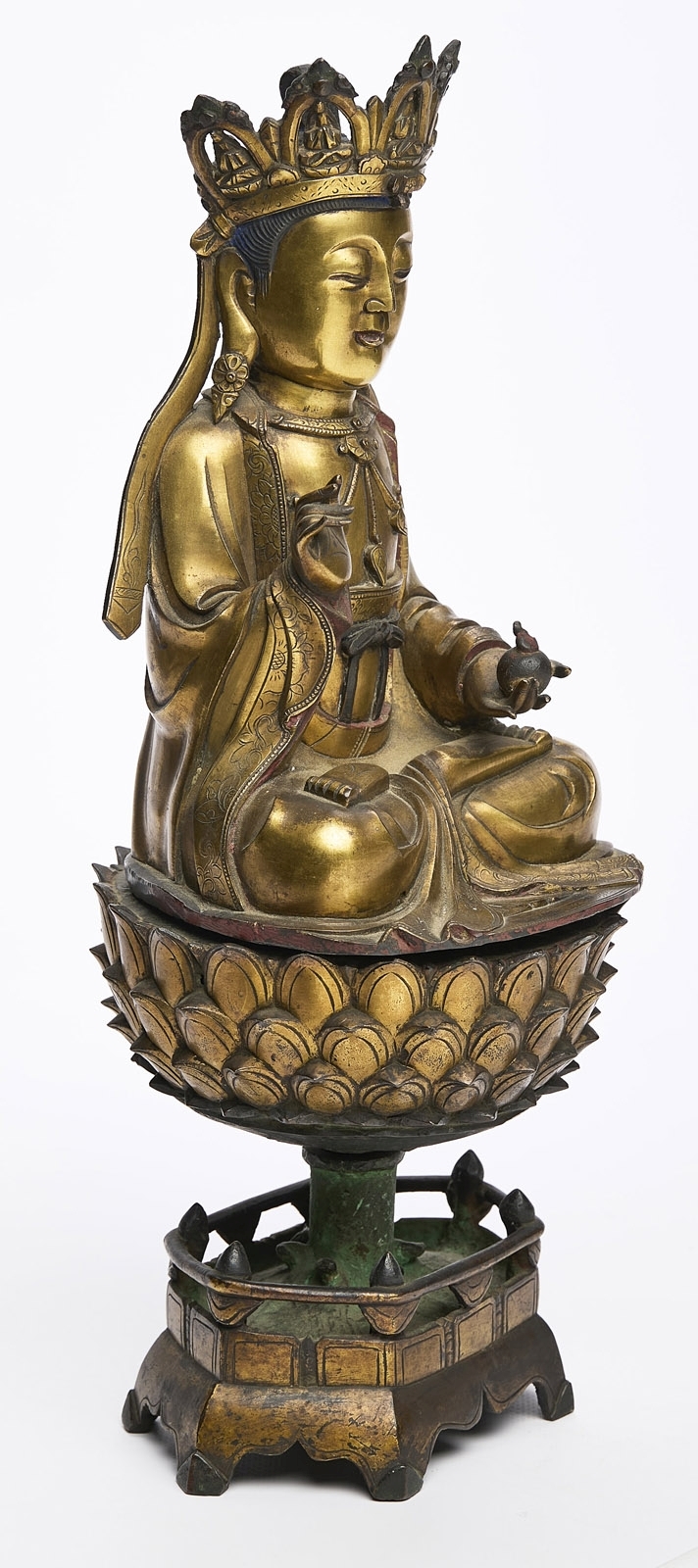 Artwork by Chinese School, 19th Century, Buddha auf Lotossockel, Made of gilt bronze