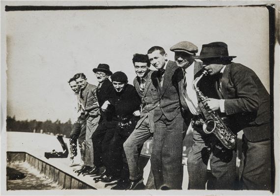 Auf dem Dach des Bauhauses Dessau, um 1928 by T. Lux Feininger, circa 1928