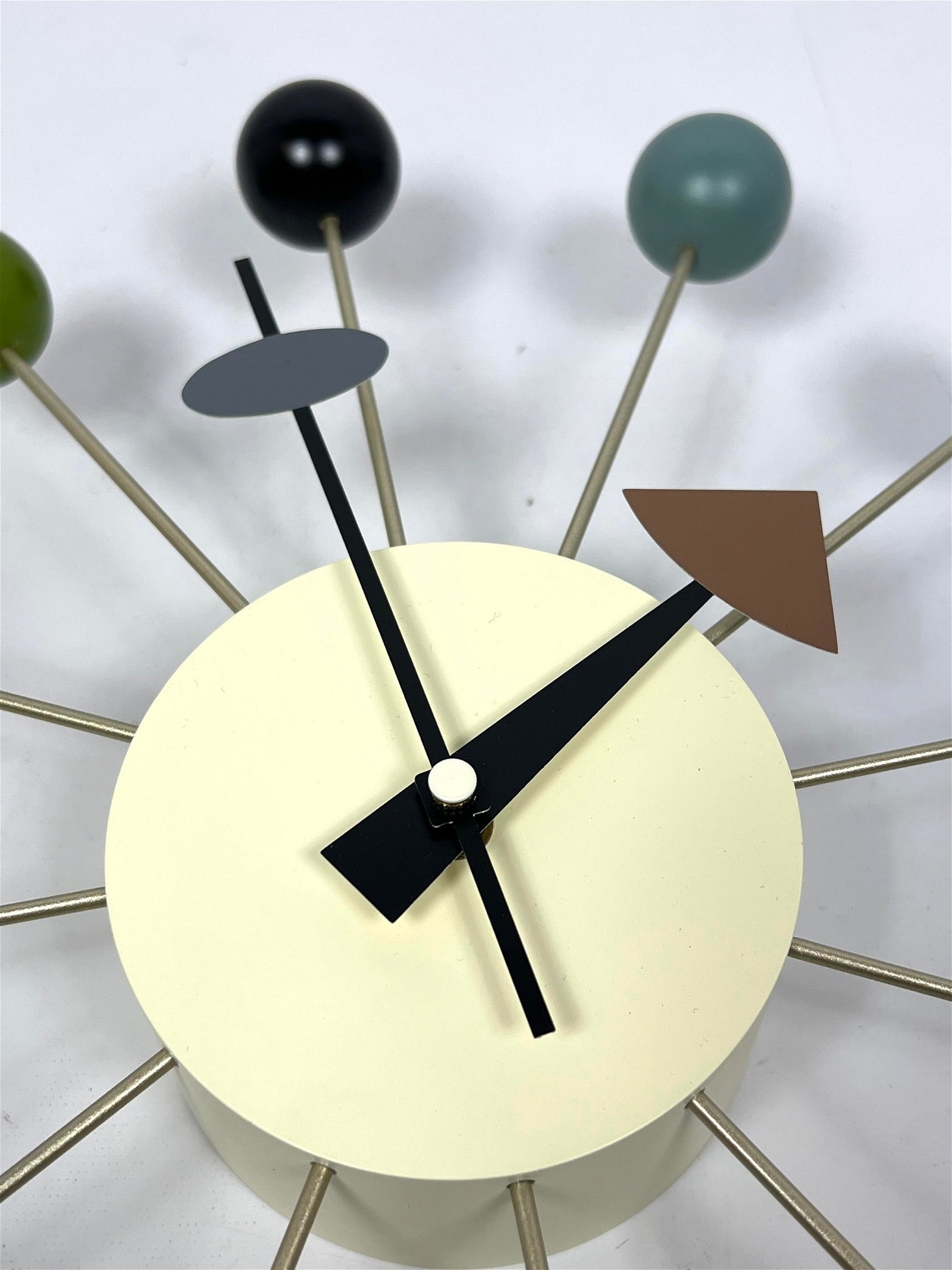 George Nelson | GEORGE NELSON style Ball clock. Contemporary. Battery ...