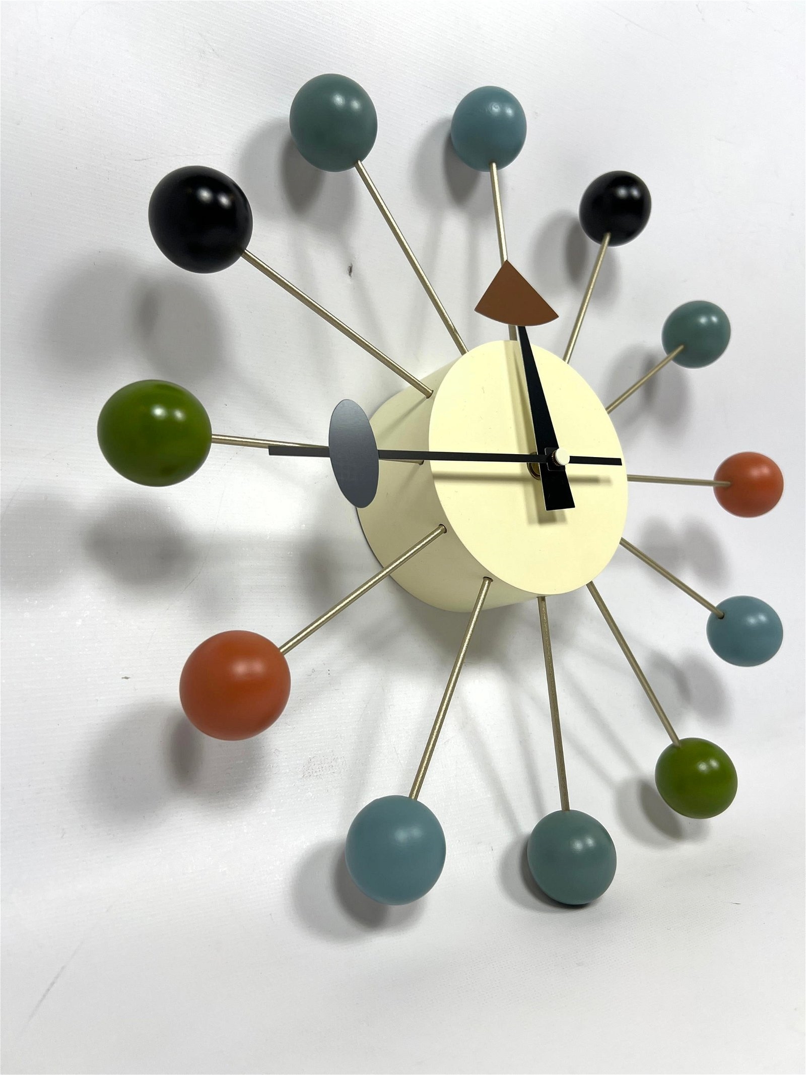 George Nelson | GEORGE NELSON style Ball clock. Contemporary. Battery ...