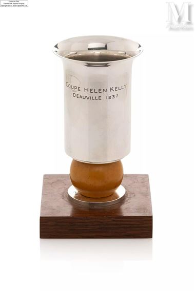 Trophée en  et uni by Jean Puiforcat, 1937