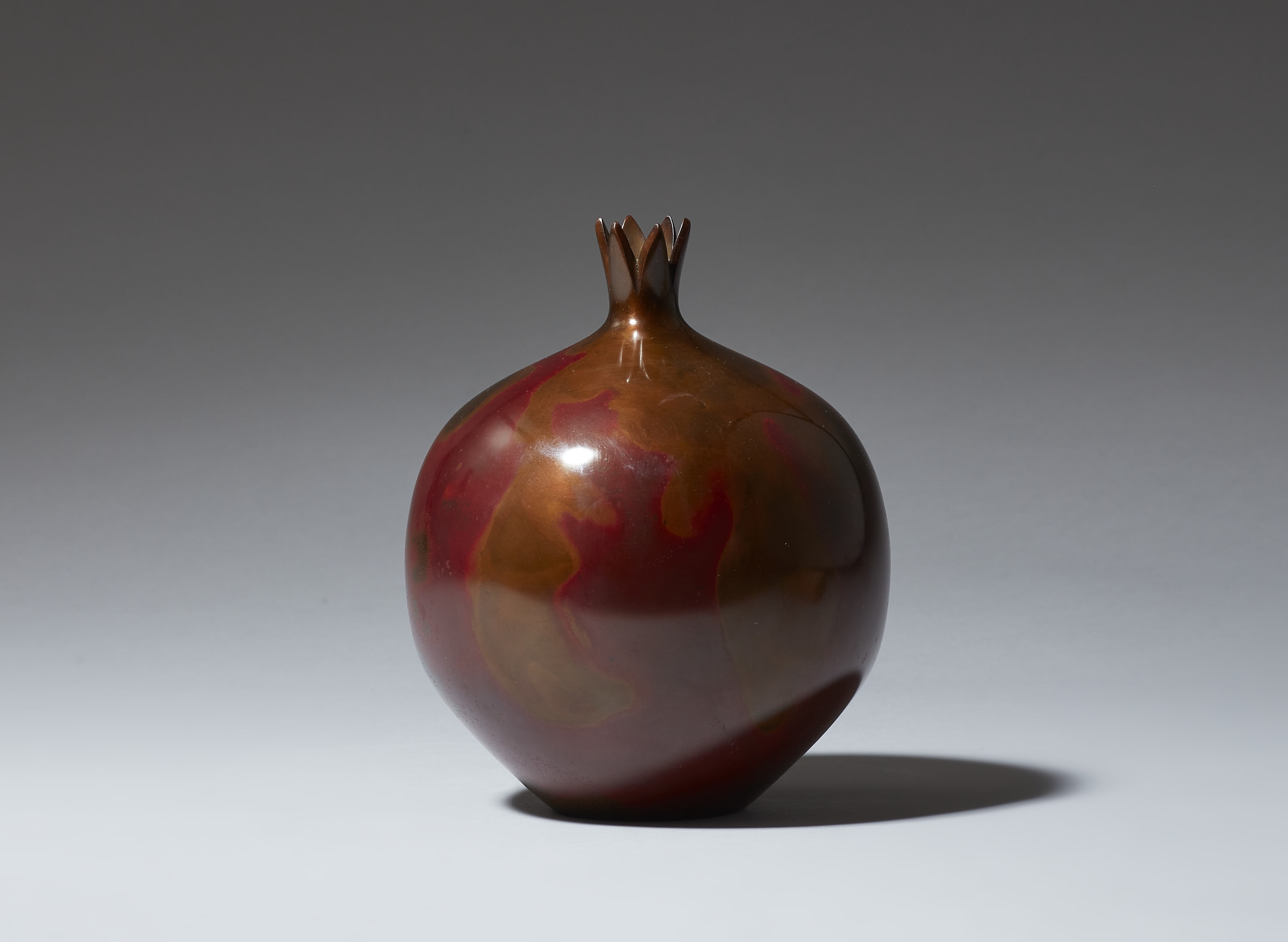 Artwork by Tadashi Nishimura, A bronze vase