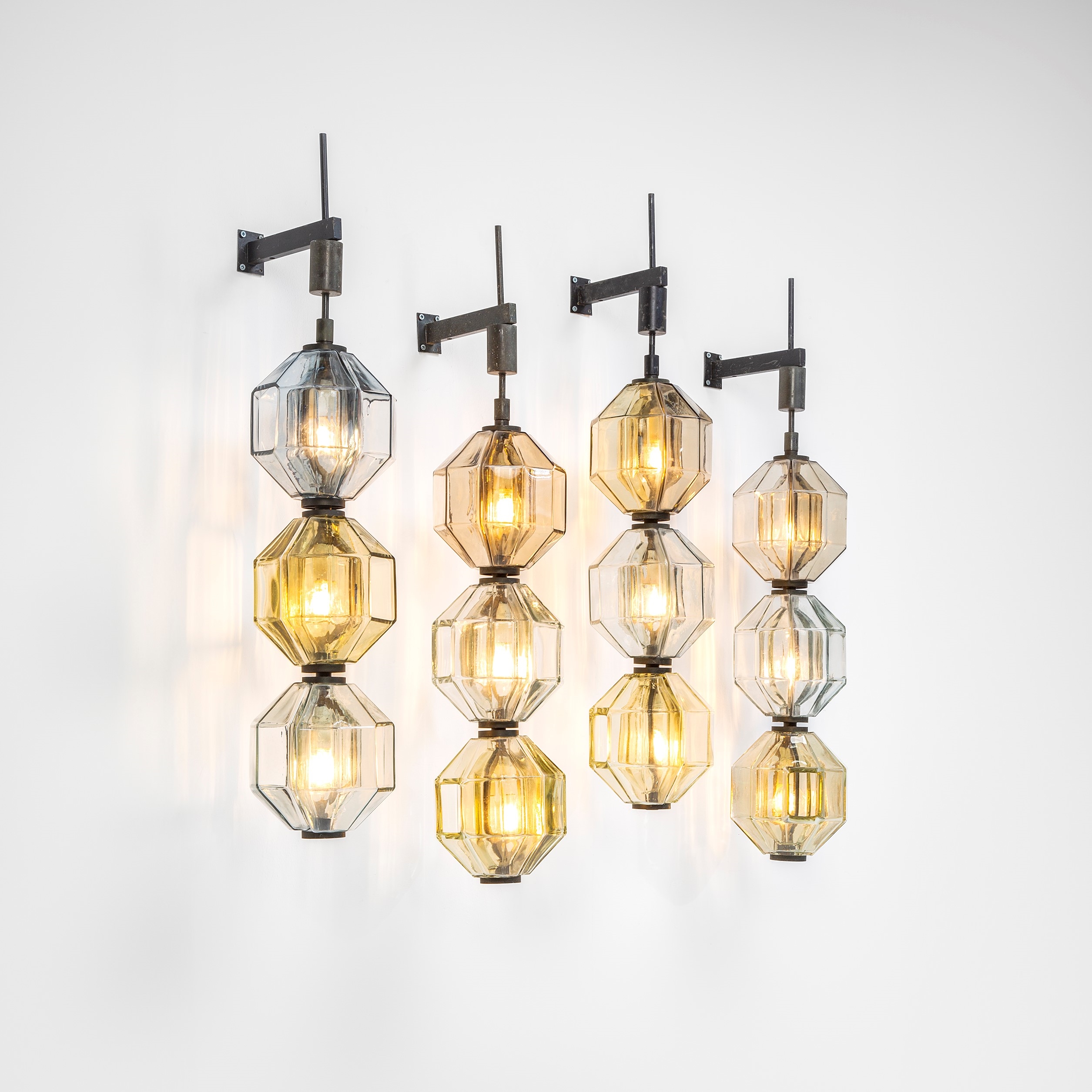 Artwork by Vinicio Vianello, Quattro lampade a parete