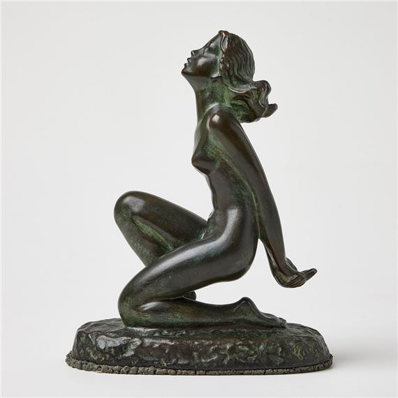 Sittande kvinna by Carin Nilsson