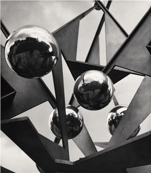 At the Berlinische Galerie, Explore The Experimental Forming of Sculptor Hans Uhlmann