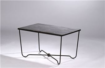 Patrick FAVARDIN, Les Décorateurs des années 50, Paris, Norma, 2002, model shown p - Maurice Pre