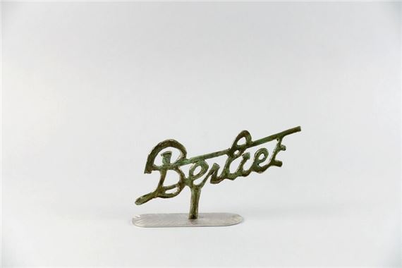 Logo ancien Berliet en horloge murale sur carosserie | AUTO HORLOGE