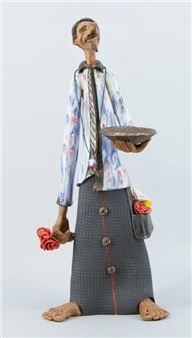 Man met ketting, bloemen, tas en schaal - Štefan Gúber