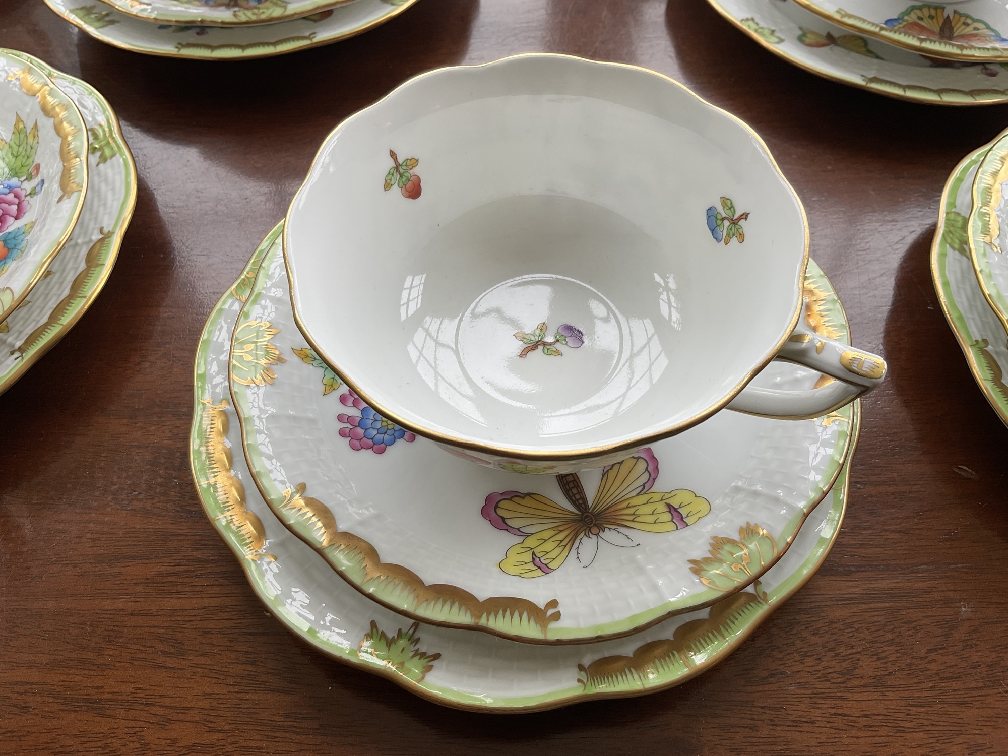 Queen Victoria | Herend Queen Victoria pattern teaset, for fourteen ...
