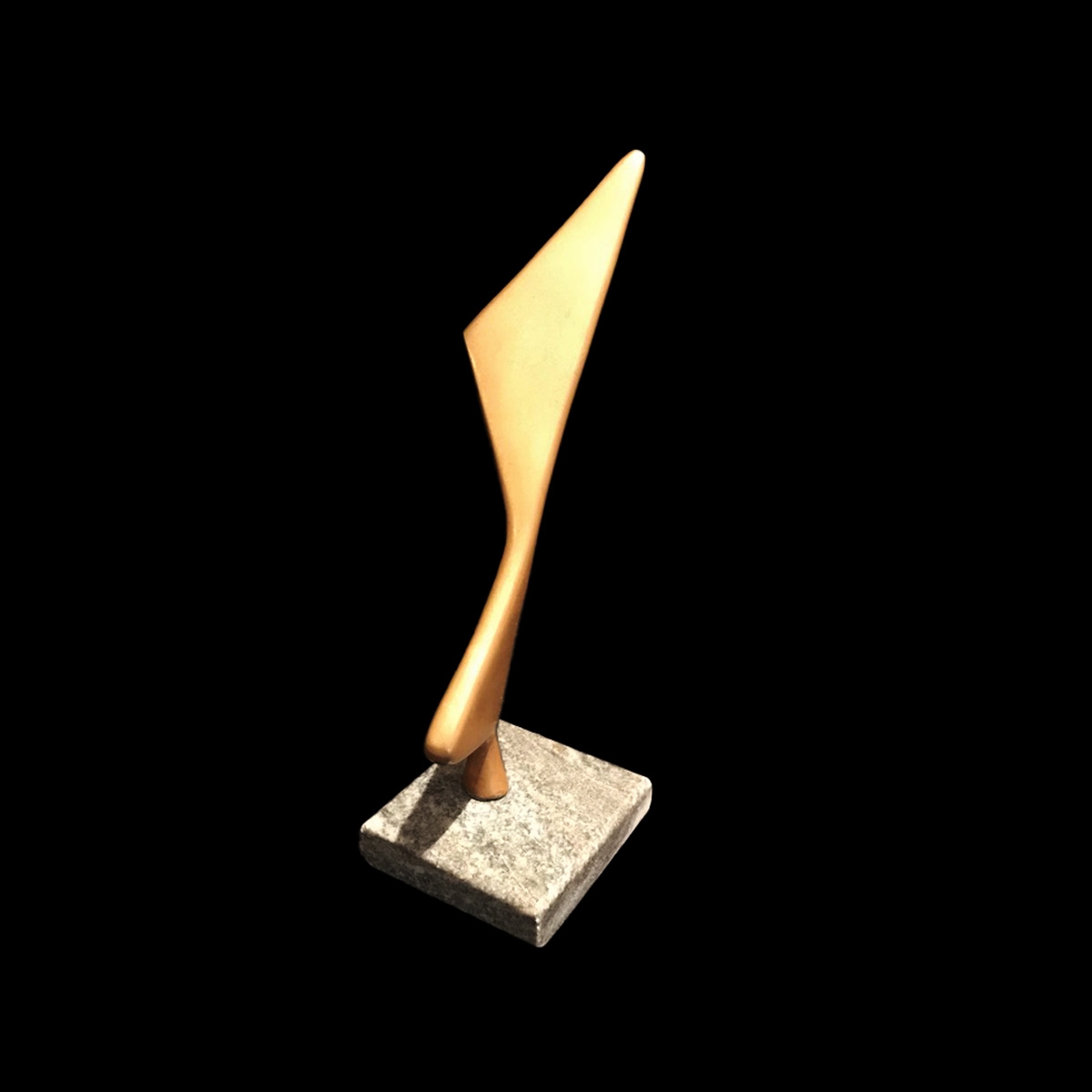 Artwork by Gilda Prieto, Aezzedina, Made of polished and gilded bronze sculpture