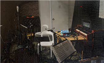 Interior com aparelhos e instrumentos musicais - Rodrigo Andrade