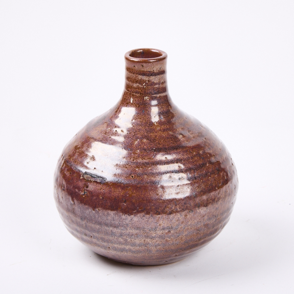 Len Castle | A Len Castle Ovoid vase with Tenmoku Glaze | MutualArt