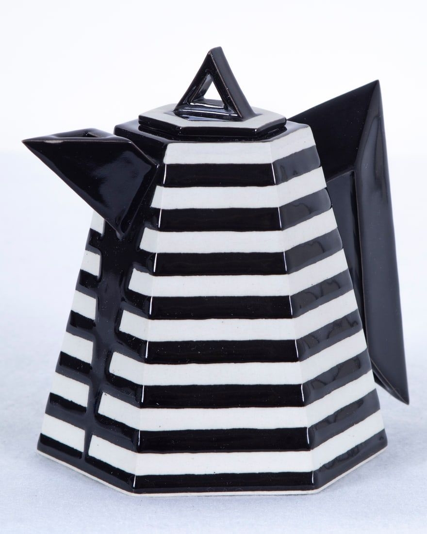 Artwork by Corien Ridderikhoff, Small Memphis, Made of painted and glazed ceramic