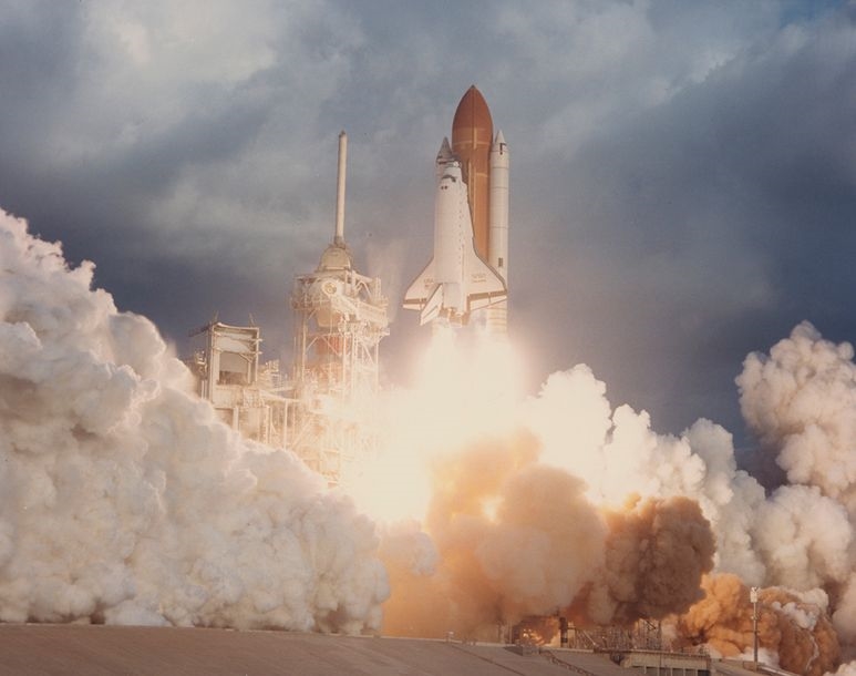 NASA | NASA. Panoramic takeoff of the space shuttle DISCOVERY. Circa ...