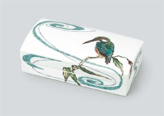 Rectangular box with design of kingfisher in overglaze enamel by Yoshimichi Fujimoto, 1979