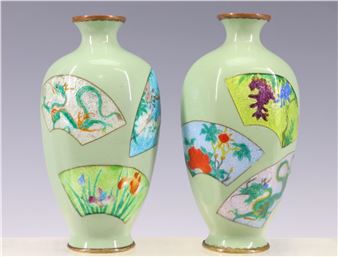 Late Meiji - Showa era pair of scalloped tsuiki-jippo cloisonne vases with fan form panels decorated with textured florals - Gonda Hirosuke