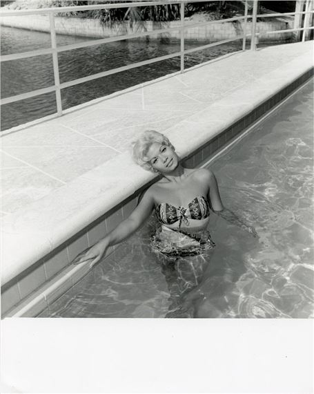 Original Pin-Up Photo Archives of BUNNY YEAGER 10" x 8