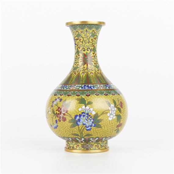 Lao Tian Li | Lao Tian Li Chinese Cloisonne Vase (20th Century) | MutualArt