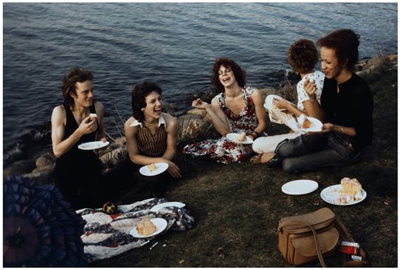 A field of bloom and hum - Tang Museum