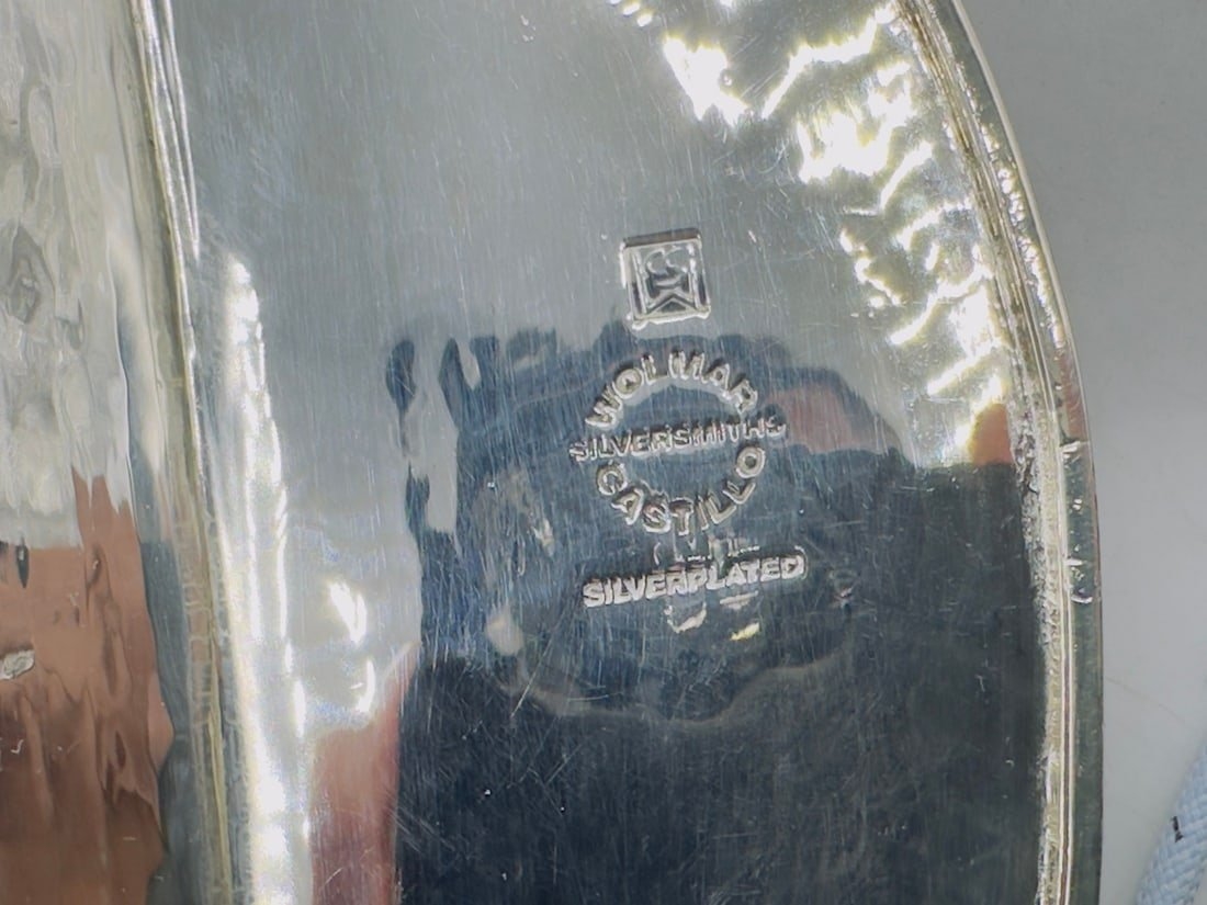 Artwork by Los Castillo, Wolmar Castillo, Silver Serving Bowl with a Hardstone Alligator Sculpture by Wolmar Castillo/Los Castillo, Signed, Made of Vintage silver and hardstone