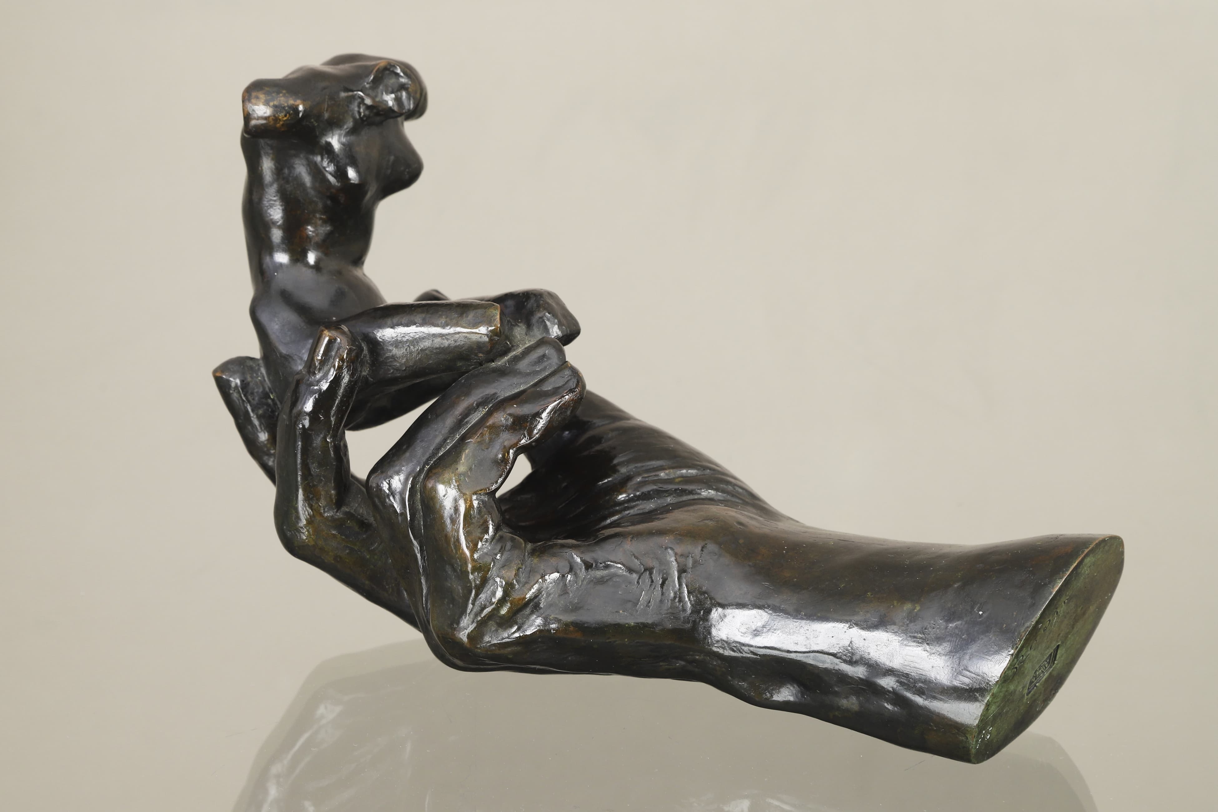 Auguste Rodin | Main de Rodin tenant un torse type A, circa 1970 (Circa ...