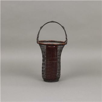 BAMBOO BRAID VASE WITH HANDLE - Ando Chikuryosai