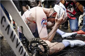 The Art of Suffering: Honest Photographs Capture the Brutal Beauty of Road Cycling