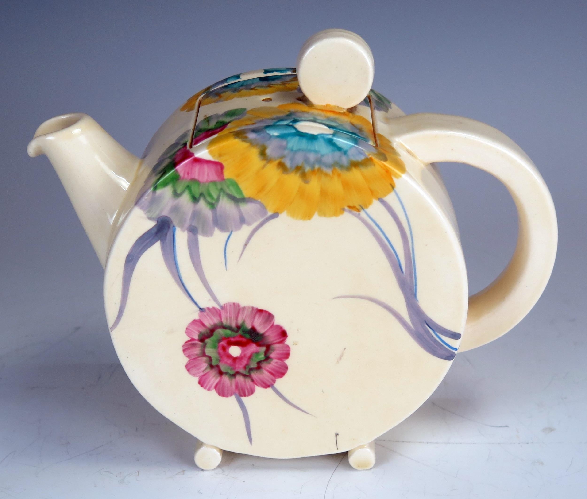 Clarice Cliff | A Clarice Cliff Bizarre Pattern Pink Pearls circular ...