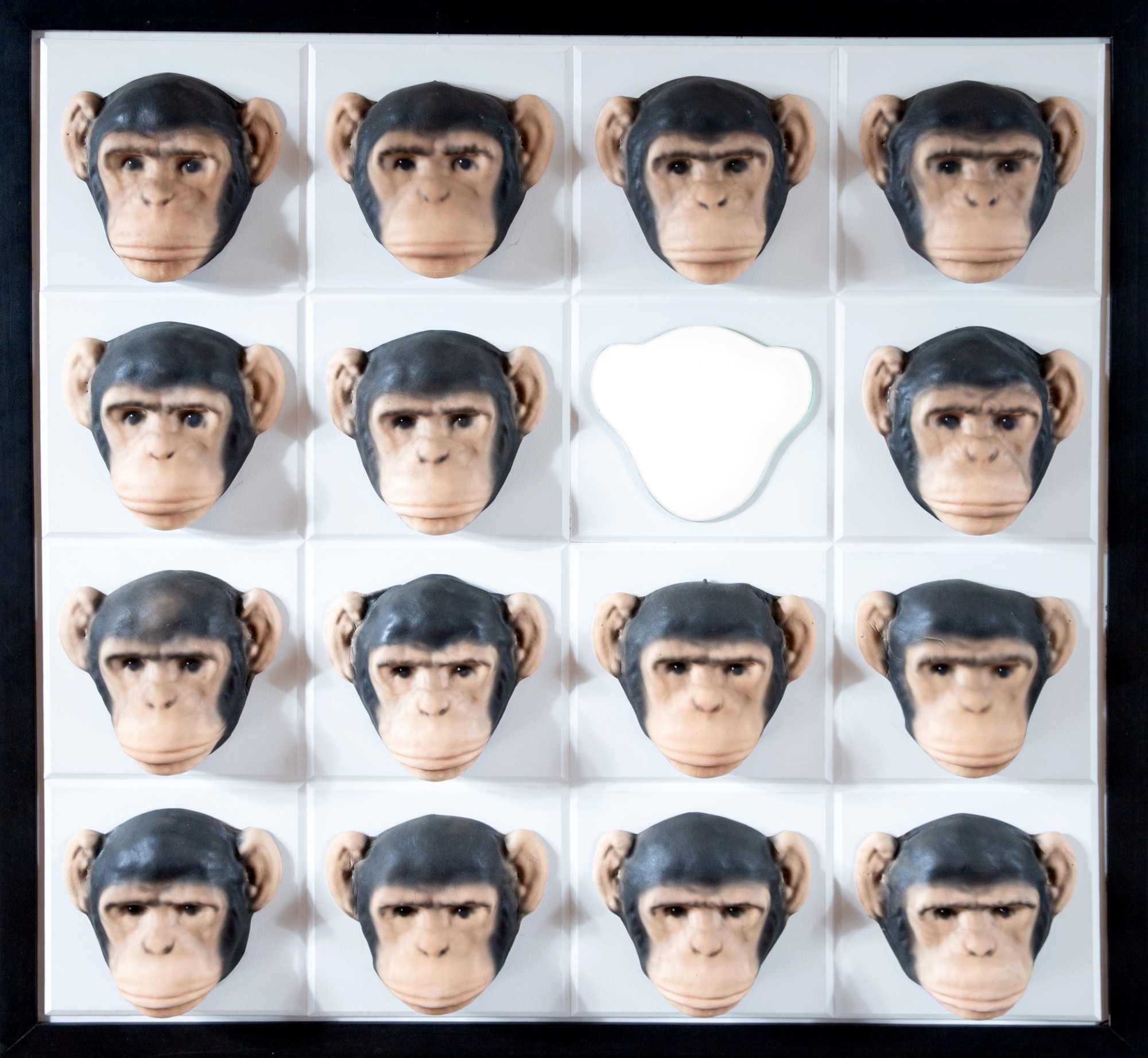 Artwork by Nelson Leirner, Você Faz Parte - O Retorno, Made of wood