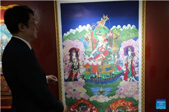 Chinese artist showcases traditional paintings in New York