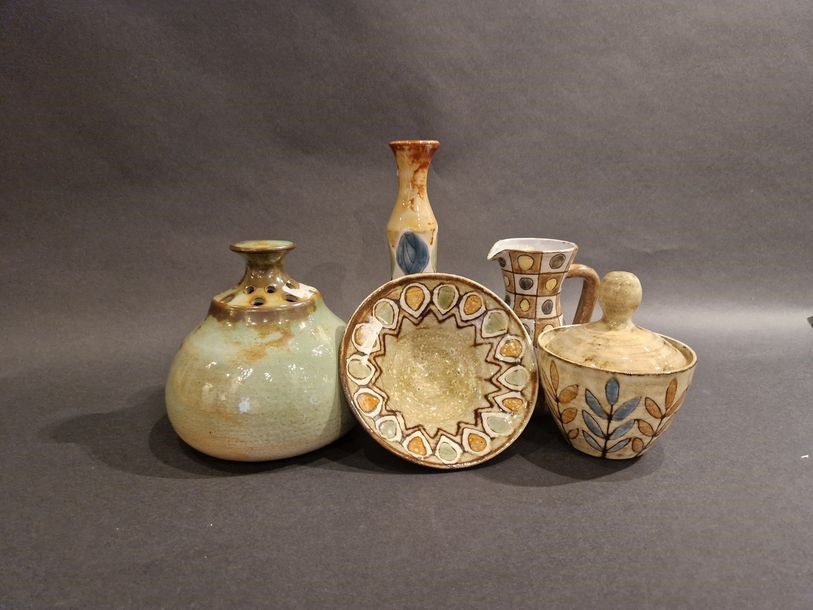 Artwork by Jean-Claude Malarmey, Set of five pieces: Pichet - Boîte - Pique-fleurs - Vase - Coupe Vallauris, Made of clay