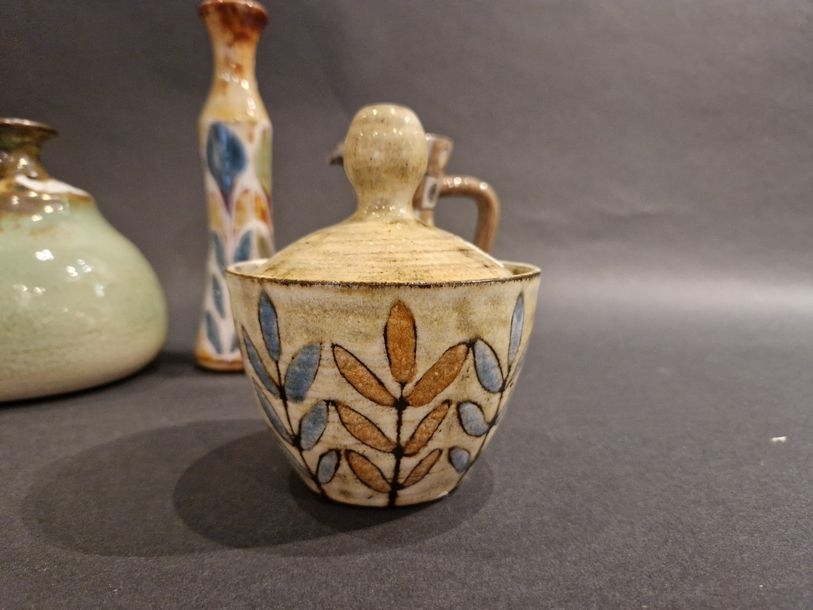 Artwork by Jean-Claude Malarmey, Set of five pieces: Pichet - Boîte - Pique-fleurs - Vase - Coupe Vallauris, Made of clay