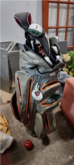 A Big Max branded excellent golf bag. Containing eleven golf clubs. Consisting of aW Big Bertha driver, A Taylor Made Rocket Ballz driver ) a Taylor Made  Rescue driver Taylor made - Bertha Driver