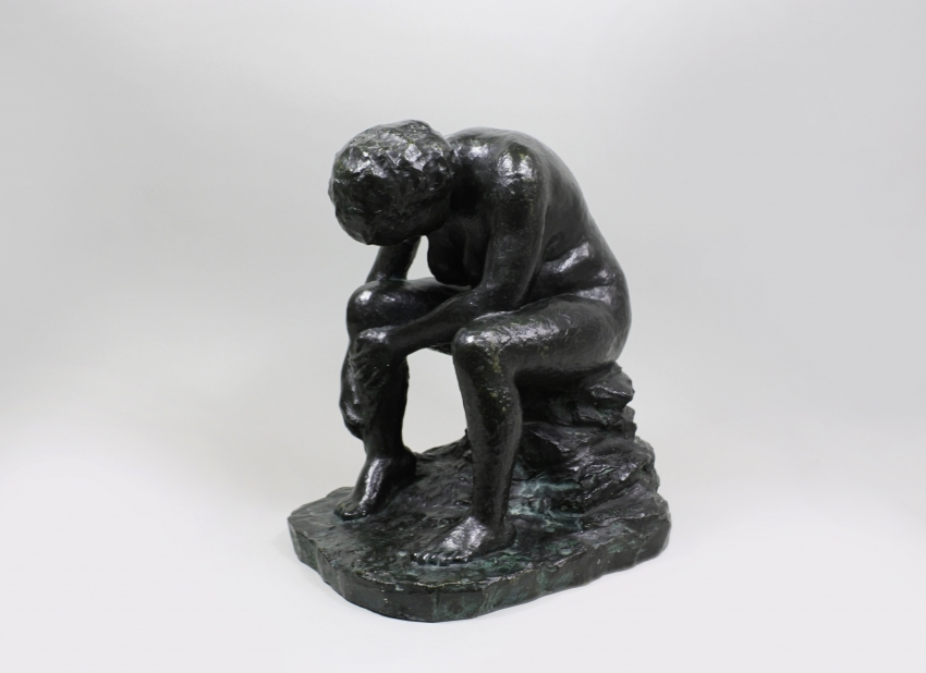 Artwork by Robert Ittermann, Sitzende, Frauenakt, Made of Bronze