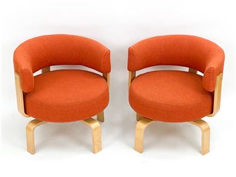 PAIR BEECH TURNABLE CHAIRS - Carina Bengs