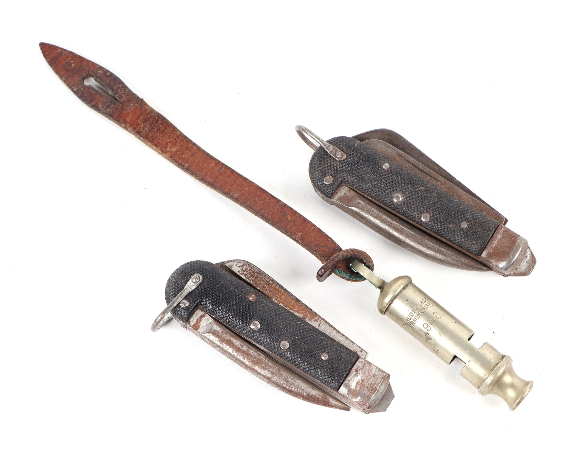 Artwork by J. Hudson, A 1940 dated J. Hudson & Co. whistle with Sam Browne strap and two British Army penknives (3, Made of pen