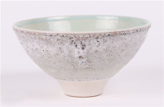 Tony Laverick (born 1961), a studio pottery bowl, marked to the underside, 14.5cm diameter by Tony Laverick